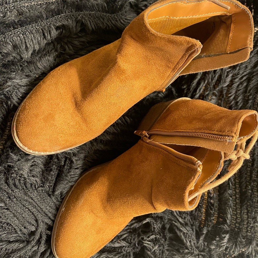 Ankle booties
